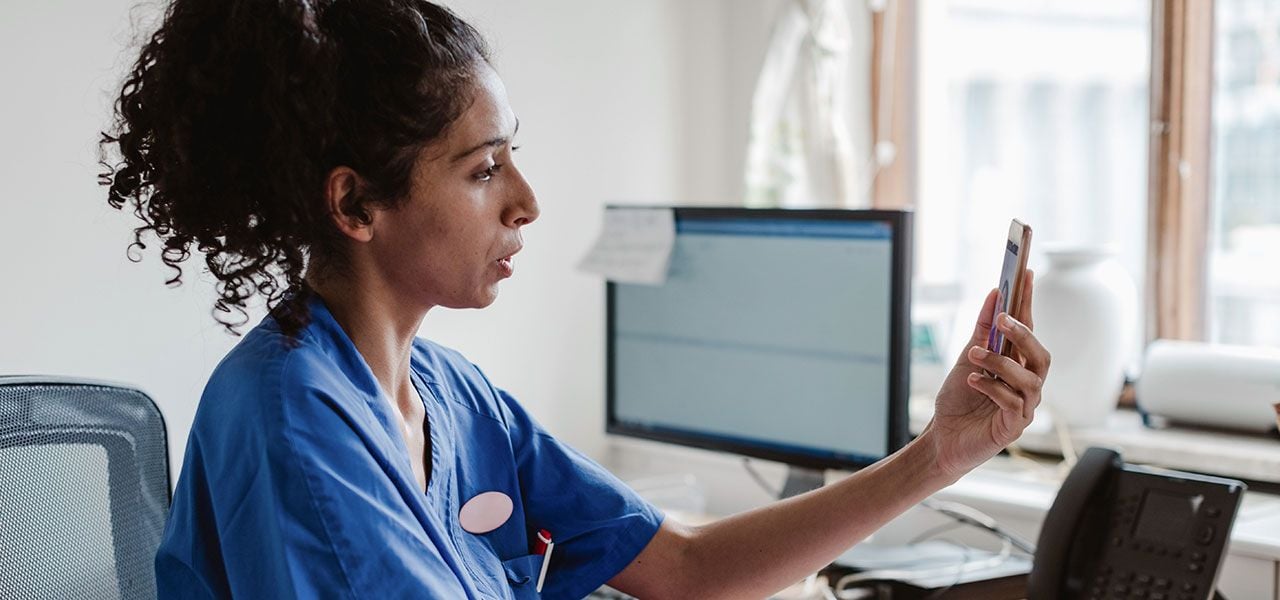 doctor providing telemedicine appointment