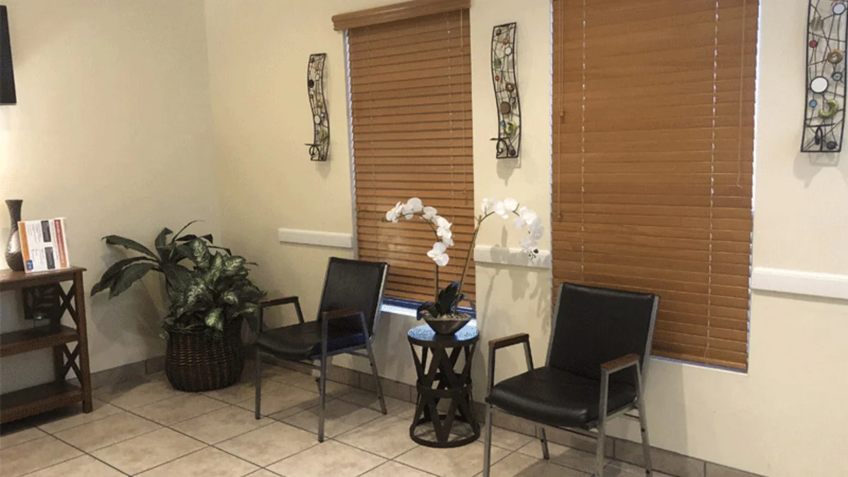 Dr. Lizarraga Waiting Room
