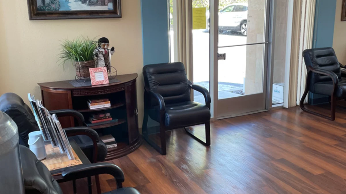 Dr. Sachs Waiting Room