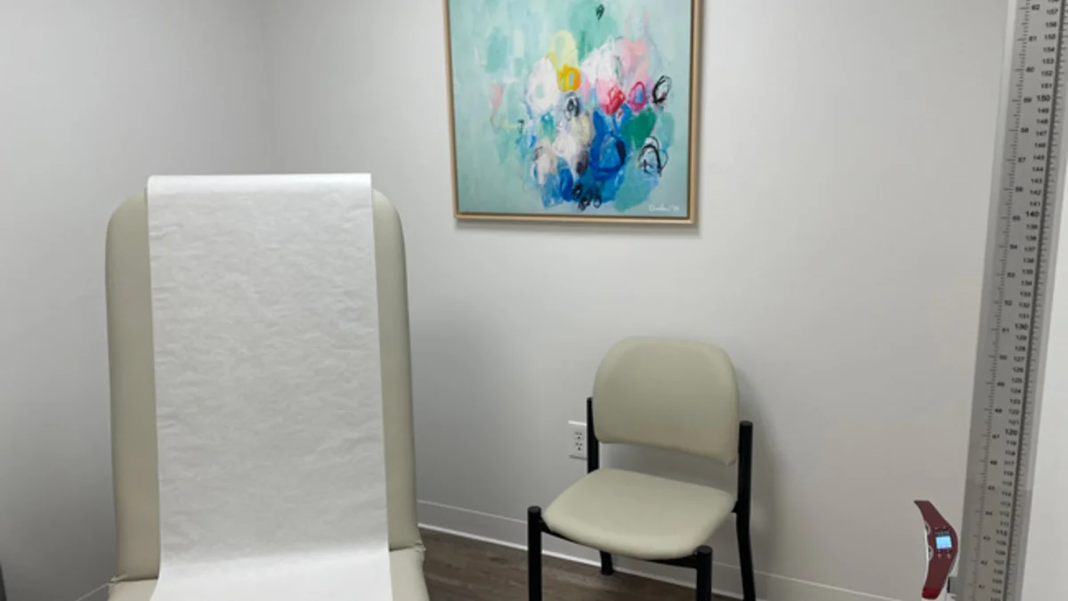  Dr. Chatterjee Exam room