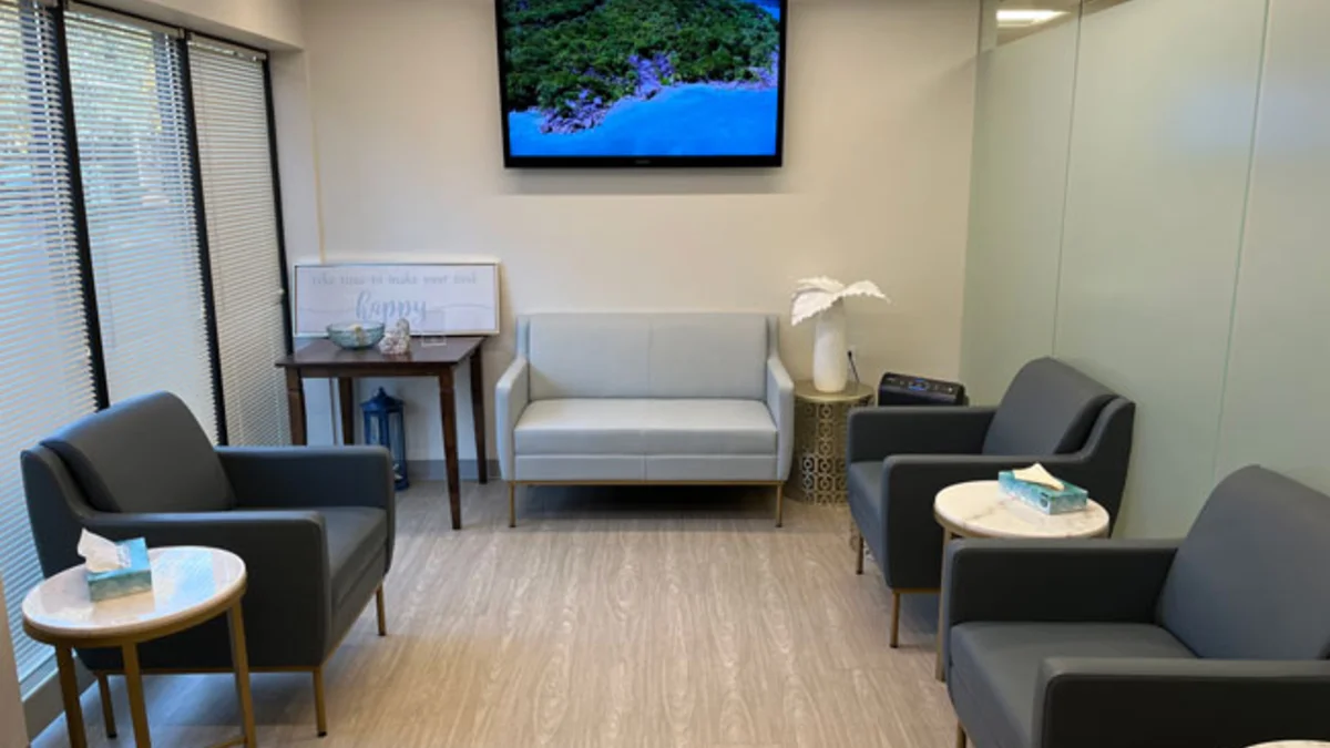 Dr. Asesor Waiting Room 