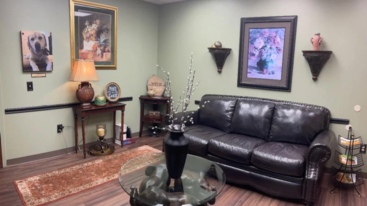 Dr. Khulusi waiting room