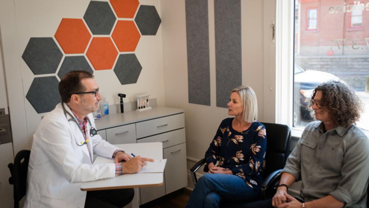 Kaiser with patients 