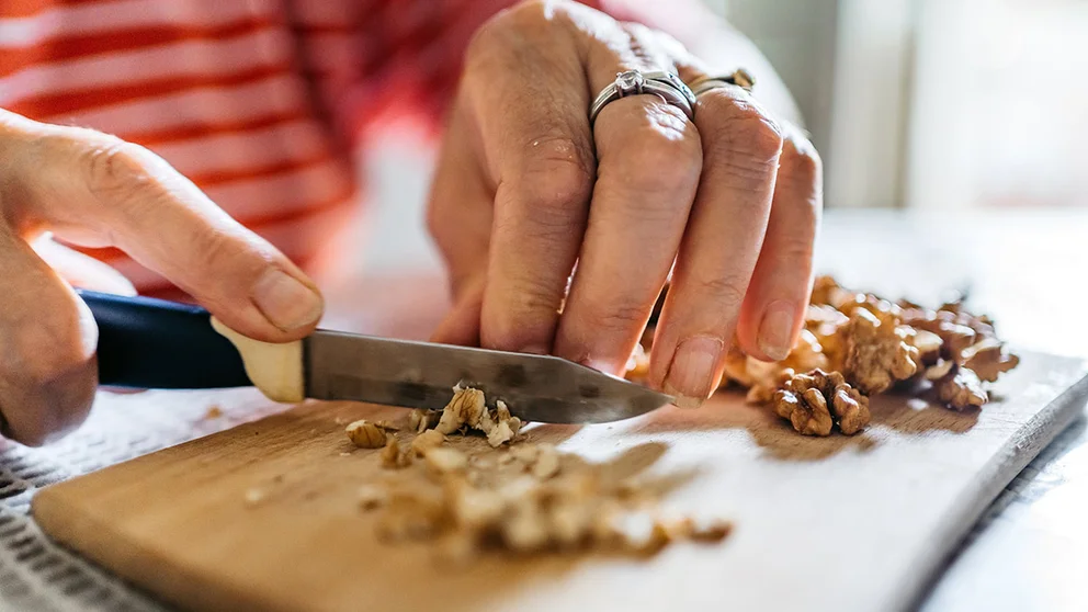 Walnuts Lowers LDL and Possibly CVD Risk 