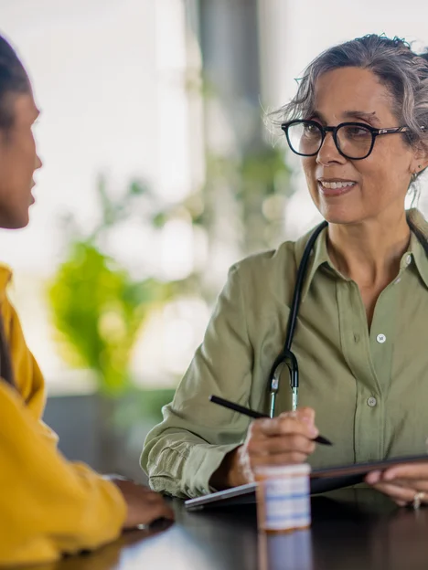physician speaking with patient 