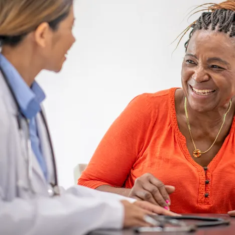 female-Doctor-Meeting-with-Senior-Patient