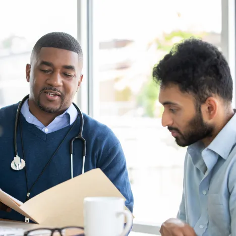 male-doctor-with-patient